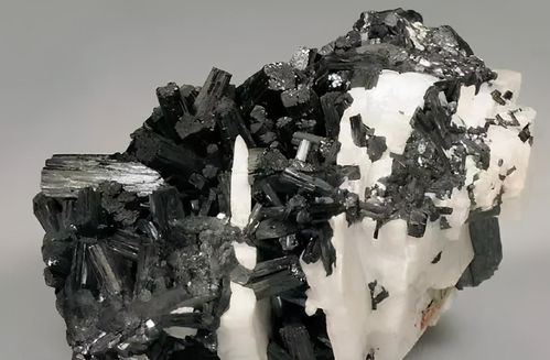 璀璨瑰寶 美國常見的寶石、礦物原石與金屬礦石